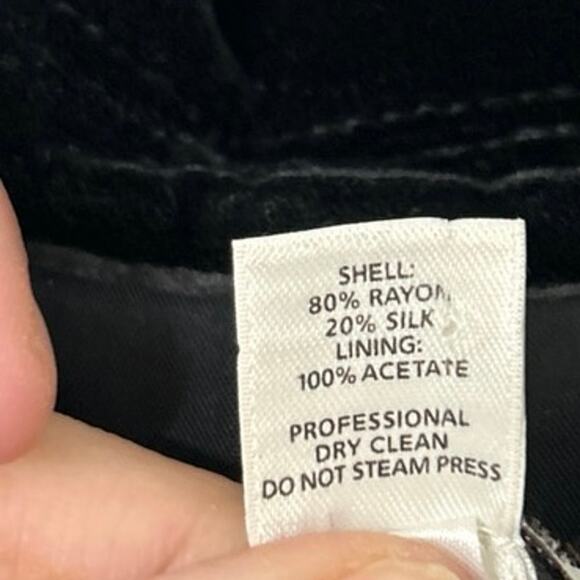 Y2K LOFT Black Velvet Silk Blend Crop Blazer Size 2 Dark Romantic Coquette Indie - Picture 15 of 15